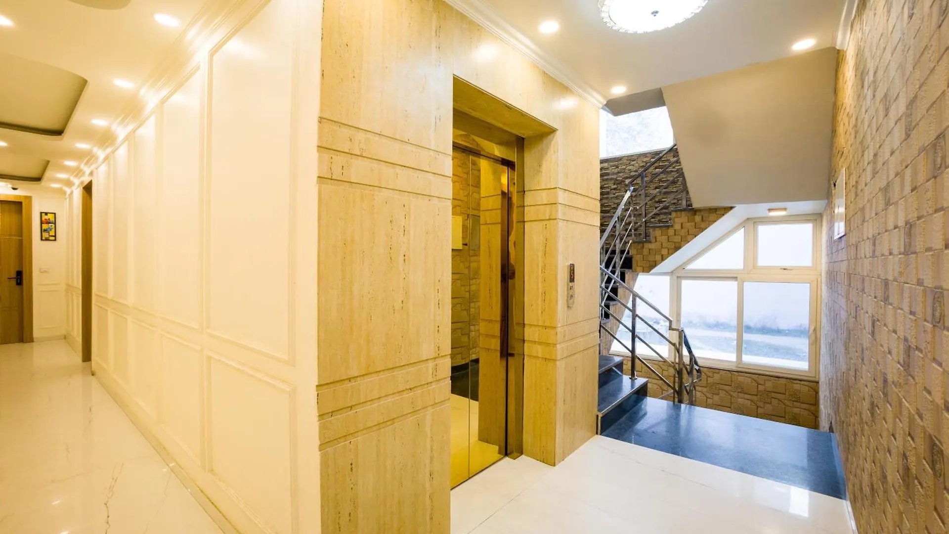 Alaya Stays Miyabi Suites, Golf Course Road Gurgáon 4*,  Indie