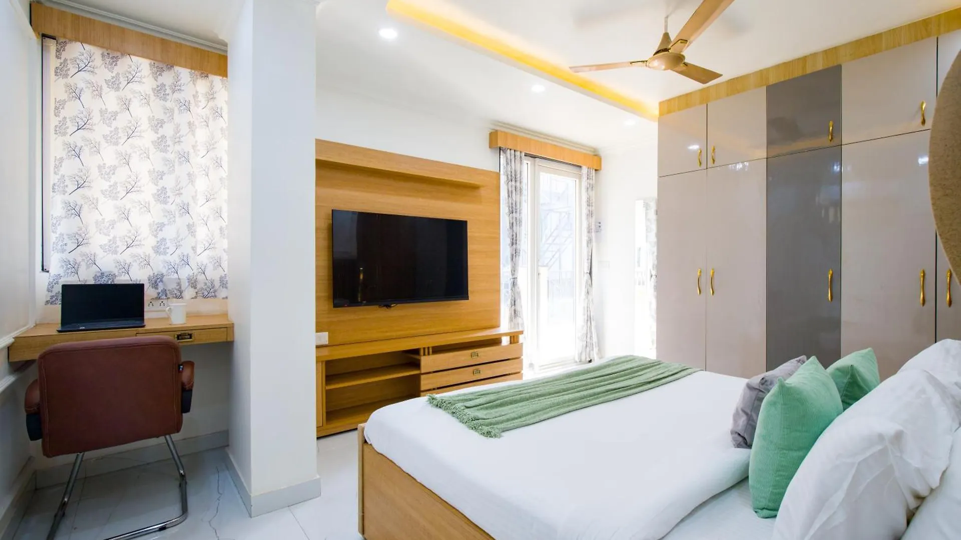 Alaya Stays Miyabi Suites, Golf Course Road Gurgáon Szálloda