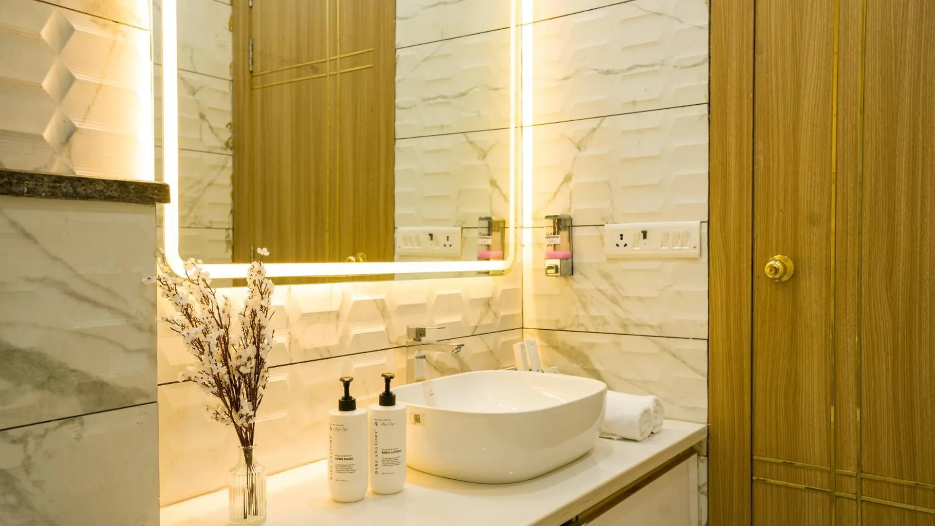 Alaya Stays Miyabi Suites, Golf Course Road Gurgáon Szálloda